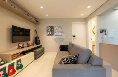 Apartamento à venda de 96m2 com 2 dormitórios, 1 suíte, 2 vagas, varanda gourmet, aceita pet e lazer completo