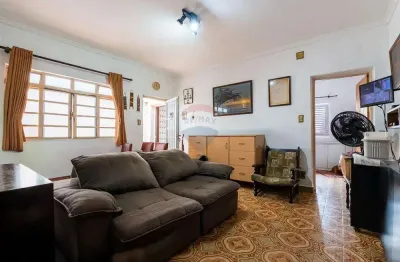 Casa térrea com quintal e edícula à venda na chácara califórnia – tatuapé | 136m², 2 quartos e 1 vaga