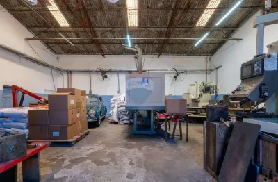 Galpão 300 m² na avenida montemagno – esquina com rua nebulosa na vila formosa, próximo à estação anália franco