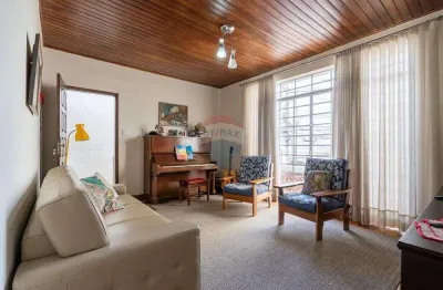 Casa à venda na Rua Heitor Penteado com 132m² 4 Quartos 1 Suíte na Edícula Potencial Comercial