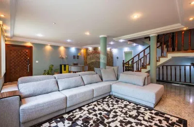 Sobrado com 328 metros 3 quartos 2 escritórios 1 suíte e 6 vagas de garagem á venda na vila esperança