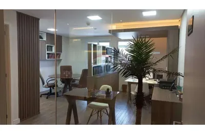 Sala comercial para locação na Barra Funda, 34 metros, 1 banheiros, sacada e 1 vaga