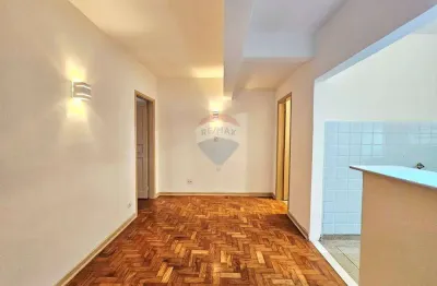 Apartamento para locação na Barra Funda, 50 metros, 1 dormitório, cozinha, 1 banheiro e área de serviço.