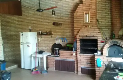 Chácara à venda 500m² com 3 suítes em campinas no recanto dos dourados.
