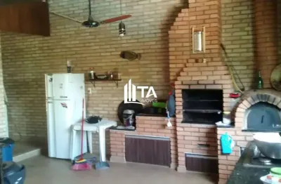 Chácara à venda 500m² com 3 suítes em campinas no recanto dos dourados.