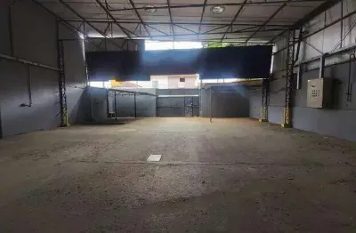 Galpão industrial localizado no bairro fundação em são caetano do sul, possui 243m² de área construída.