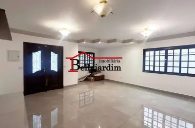 Sobrado á Venda 4 dormitório, 3 suítes no Bairro Santo Maria em Santo André/SP. Estuda Permuta por apartamento de menor valor!!!