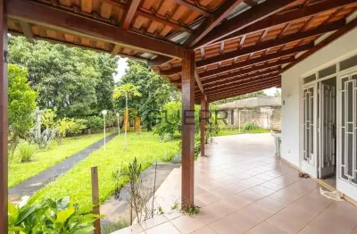 RODOVIA DF-250 KM 2,7 -  Casa Térrea, Suítes, Pomar,  Terreno 1000m2 !!!