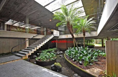 Casa cidade jardim a 11 minutos do shopping cidade jardim -  976 área construída - 3100m área total - 4 dormitórios sendo 4 suítes - 7 banheiros - 10
