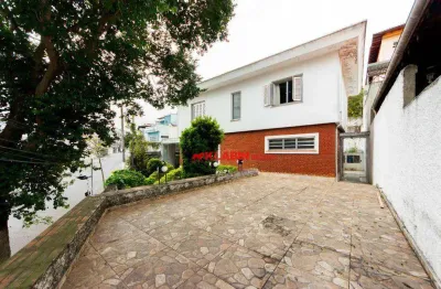 ** sobrado de 3 dormitórios sendo 1 suíte com 3 vagas de garagem e quintal - 279m² de terreno e 199m² de área construída - boa localização **