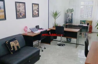 Apartamento estilo kitnet reformado de 1 dormitório com aproximadamente 33m² de área útil com boa localização no bairro liberdade (próximo ao metrô)
