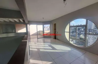 Cobertura duplex de 2 dormitórios com 2 vagas de garagem e 89.55m² de área útil - piso superior com ampla sala e área externa com churrasqueira