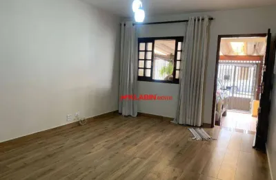 Belo sobrado de 3 dormitórios com 1 vaga de garagem - 80m² de terreno (4x20) e 110m² de área construída - quintal com edícula - 1.2km de dois metrôs