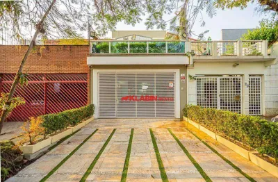 Sobrado sofisticado com área gourmet - 5 dormitórios sendo 1 suíte com 2 vagas de garagem - 231m² de área construída e 169m² de terreno