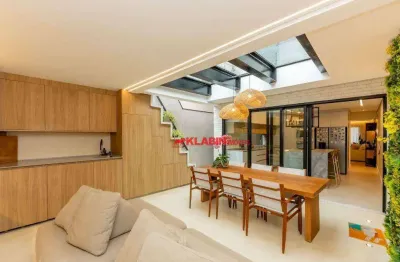 Sobrado espetacular totalmente modernizado com 3 quartos sendo 1 suíte e 1 vaga de garagem com 140m² de área construída - excelente localização