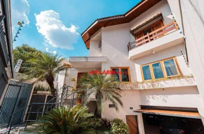 Sobrado com 420m² de área construída - 3 suítes - 6 vagas de garagem - quintal com área gourmet e piscina - excelente localização no planalto paulista