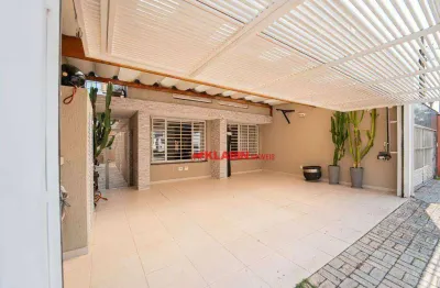 Belo sobrado reformado de 3 dormitórios sendo 1 suíte com 2 vagas de garagem cobertas - 159m² de área construída - quintal com churrasqueira - edícula