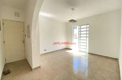 Apartamento de 2 quartos com 55m² de área útil - sacada - prédio sem garagem e sem elevador - entre os metrôs praça da árvore e santa cruz (650m)