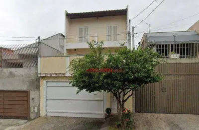 Sobrado com 282m² de área construída de 3 suítes e 4 vagas de garagem - quintal com churrasqueira e terraço com boa localização na vila mariana