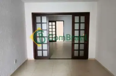 Casa térrea com 4 vagas de garagem, jardim universo, mogi das cruzes