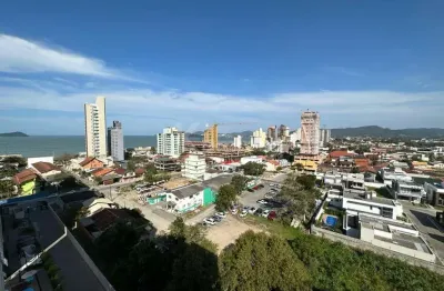 Apartamento mobiliado em balneário piçarras com vista mar, 2 quartos e ampla área de lazer.
