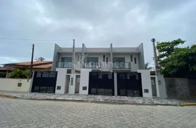 Sobrado com 3 dormitórios sendo uma suite a venda em piçarras