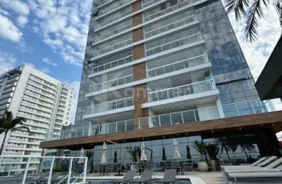 Apartamento de luxo à venda em balneário piçarras-sc, bairro itacolomi: 3 quartos, 3 suítes, 4 banheiros, 2 vagas, 140m².