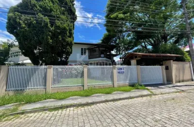 Imperdível oportunidade: casa à venda em Blumenau-SC, 4 quartos, 1 suíte, 2 salas, 3 banheiros, 10 vagas de garagem, 180m².