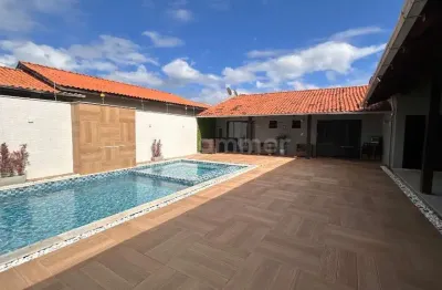 Linda casa com piscina à venda em penha-sc, bairro armação: 4 quartos, 1 suíte, 3 banheiros, 6 vagas, 100m².