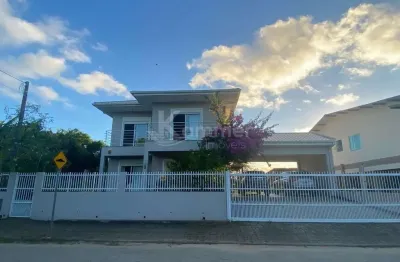 Casa à venda em penha-sc, praia grande: 4 quartos, 4 suítes, 1 sala, 5 banheiros, 4 vagas, 270m²