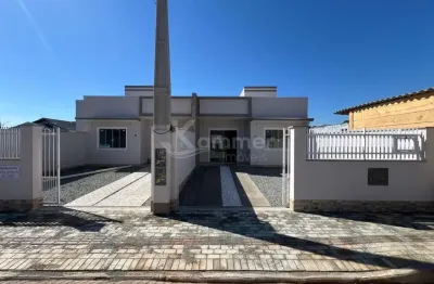 Casa à venda em balneário piçarras-sc, bairro itacolomi: 2 quartos, 1 suíte, 1 sala, 2 banheiros, 2 vagas de garagem, 62m².
