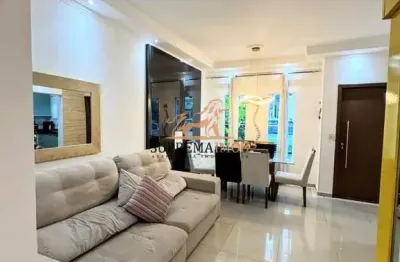 Casa térrea com 3 quartos á venda , condomínio horto florestal 1