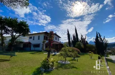 Casa duplex em condomínio à venda no centro da cidade de teresópolis rj