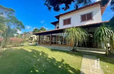 Excelente oportunidade! casa em condomínio de luxo à venda em teresópolis-rj, bairro várzea. 4 quartos, 1 suíte, 3 salas, 4 banheiros, 7 vagas, 229m².