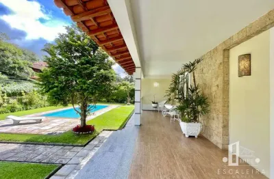 Casa de condomínio em bairro nobre à venda na cidade de teresópolis rj