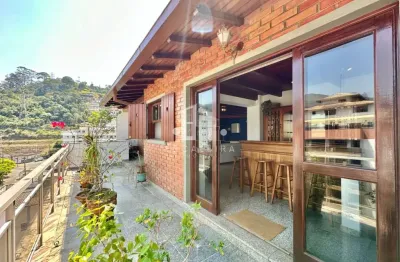 Cobertura à venda em teresópolis-rj, bairro agriões: 3 quartos, 1 suíte, 2 salas, 4 banheiros, 3 vagas de garagem, 124m².