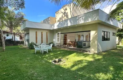 Casa de alto padrão em condomínio: 3 quartos, 3 suítes, 3 banheiros, 1 vaga de garagem em teresópolis-rj, vargem grande - 121,00 m².