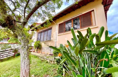 Casa linear a venda no centro da cidade de teresópolis rj