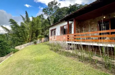 Casa à venda em teresópolis-rj, bairro golfe: 3 quartos, 1 suíte, 3 banheiros, 2 vagas, 161,38 m². venha conhecer!