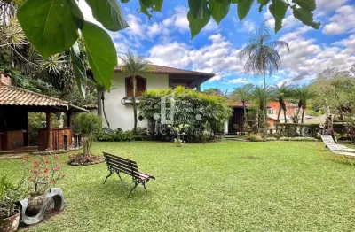 Casa com alto padrão em condomínio à venda em teresópolis-rj, parque do imbui: 4 quartos, 2 suítes, 5 banheiros, 1 vaga, 259m².