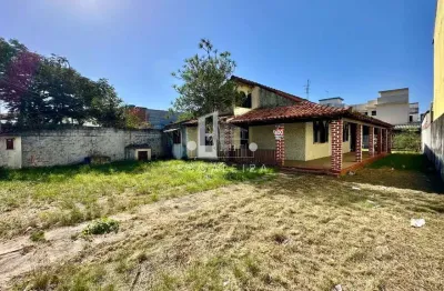 Casa comercial à venda em rio das ostras-rj, bairro jardim mariléa: 2 quartos, 1 sala, 2 banheiros, 6 vagas, 130m². aproveite!