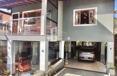 Casa de condomínio à venda em teresópolis-rj - 4 quartos, 2 suítes, 4 banheiros, 4 vagas de garagem - 250m²