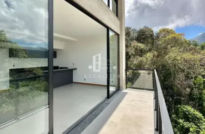Casa  em condomínio à venda em teresópolis-rj, bairro golfe - 4 quartos, 1 suíte, 3 banheiros, 2 vagas - 162m².