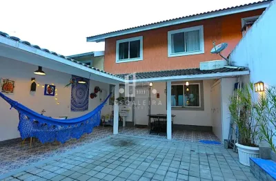 Imperdível casa em condomínio à venda em teresópolis-rj, no bairro granja guarani, com 3 quartos, 1 suíte, 3 salas, 3 banheiros e 100m² de área.