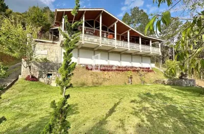 Casa linear em condomínio à venda em teresópolis-rj, bairro albuquerque! 4 quartos, 4 suítes, 5 banheiros, 6 vagas, 193m².