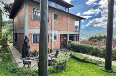 Imperdível: Casa em Condomínio em Pimenteiras, Teresópolis-RJ  5 Quartos, 2 Suítes, 4 Banheiros - 264,40m²  Confira Já!