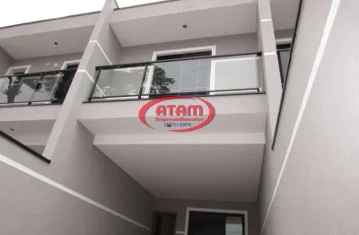 Sobrado novo e nunca habitado - 160 m² de área construída - 3 dormitórios (3 suítes) - 2 vagas de garagem