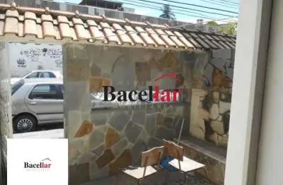 Casa com 3 quartos à venda na rua doutor gradim, gradim, são gonçalo, 226 m2 por r$ 300.000