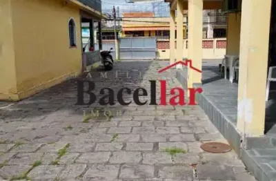 Casa em condomínio fechado à venda na rua general sezefredo, realengo, rio de janeiro, 1440 m2 por r$ 2.300.000