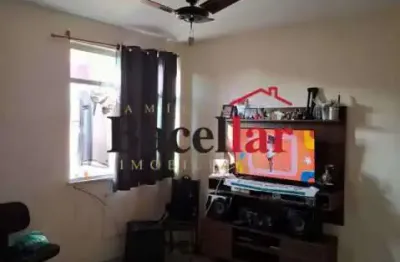 Apartamento com 2 quartos à venda na avenida pastor martin luther king jr, tomás coelho, rio de janeiro, 45 m2 por r$ 115.000